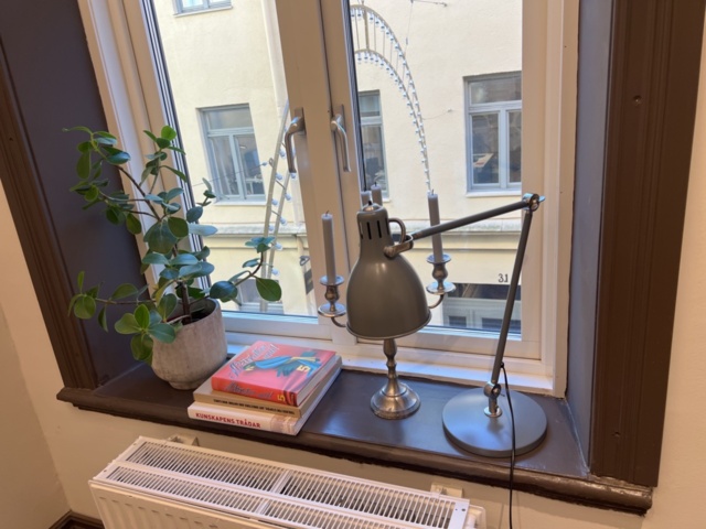 1469657-6 Various interior details