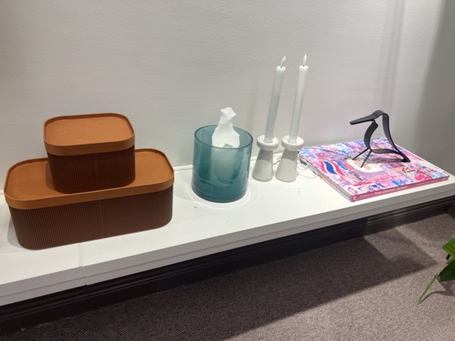 1469657-8 Various interior details