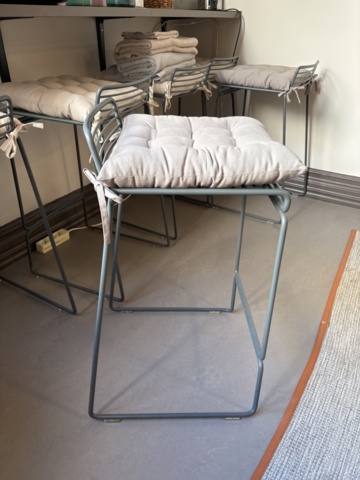 1469670-2 Bar counter and bar stools