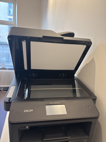 1469699-3 Printer and monitor - Brother, Philips