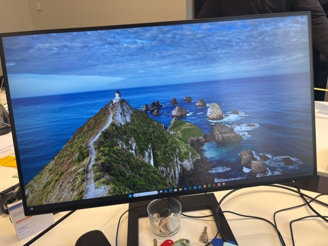 1469699-4 Printer and monitor - Brother, Philips