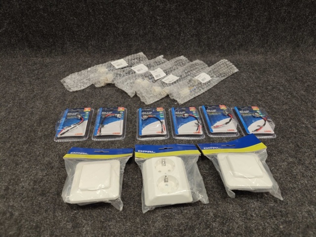 1498262-1 Wall sockets, lamp sockets & vehicle lighting