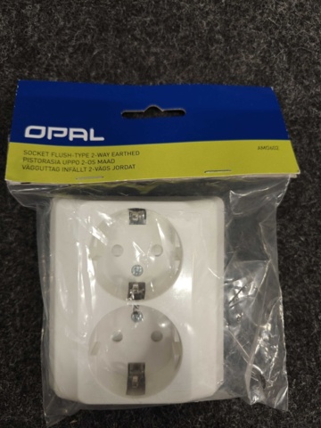 1498262-7 Wall sockets, lamp sockets & vehicle lighting