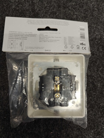 1498262-8 Wall sockets, lamp sockets & vehicle lighting