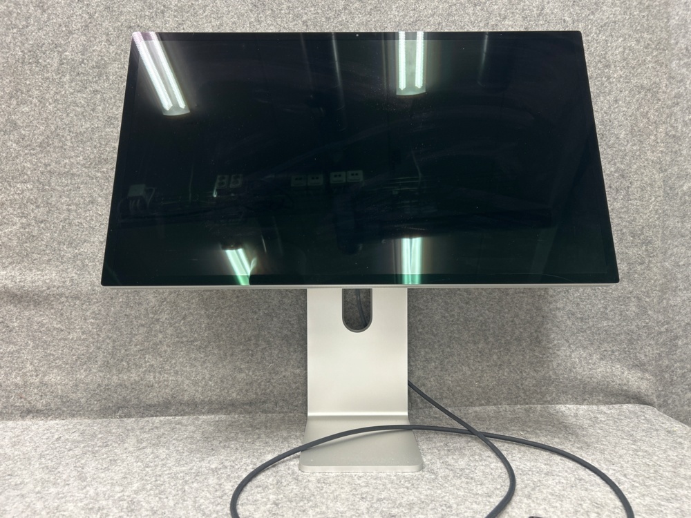 Display - Apple Studio Display A2525 | PS Auction