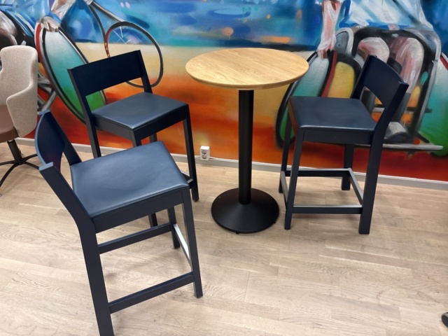 1428546-8 Furniture - Standing tables and high stools