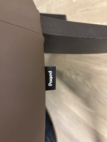 1428547-6 Möblemang - Bord och 3 fotöljer