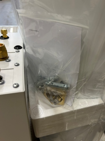 1498393-6 9 kW air/water heat pump from Energy Save, easily connects to an existing heating system L165