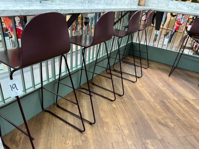 1489869-1 Bar stools