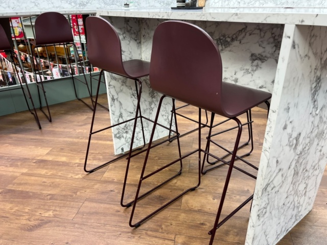 1489869-2 Bar stools