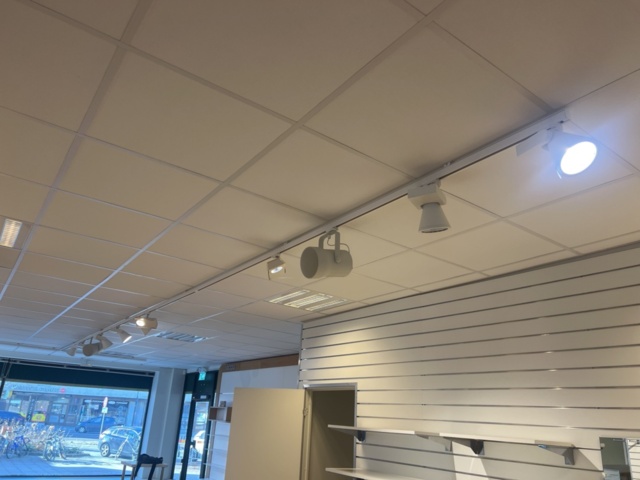 1469803-1 Samlingsobjekt - Spotlights och högtalare med skensystem