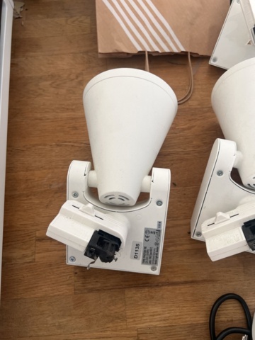 1469803-10 Samlingsobjekt - Spotlights och högtalare med skensystem