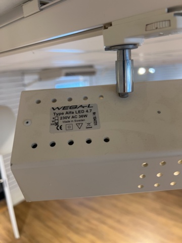 1469803-14 Samlingsobjekt - Spotlights och högtalare med skensystem