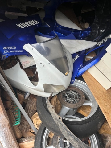1351409-22 Motorcykel - Yamaha YZF-R1 1.0 Manuell, 150hk -1999 (Reparationsobjekt)