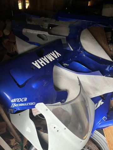 1351409-23 Motorcykel - Yamaha YZF-R1 1.0 Manuell, 150hk -1999 (Reparationsobjekt)