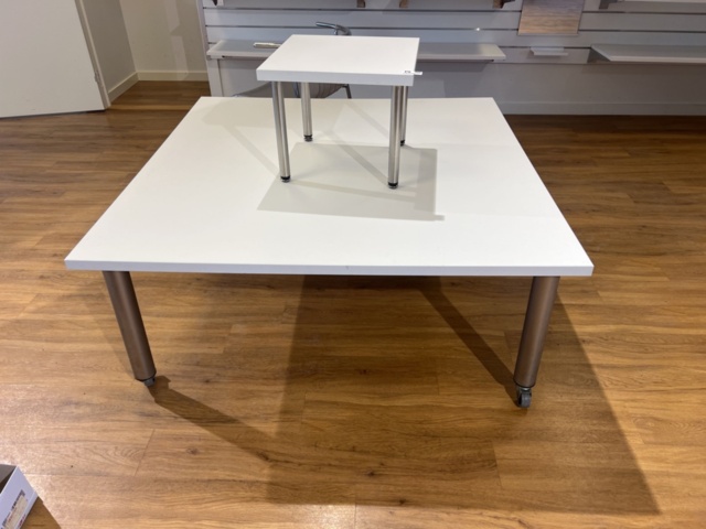 1469806-2 Exponeringsbord 7 st, stolar, m.m