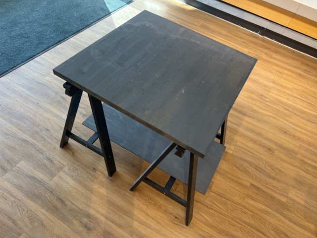 1469806-6 Exponeringsbord 7 st, stolar, m.m