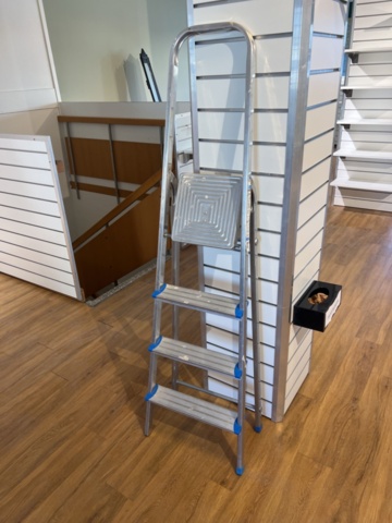 1469806-12 Exponeringsbord 7 st, stolar, m.m