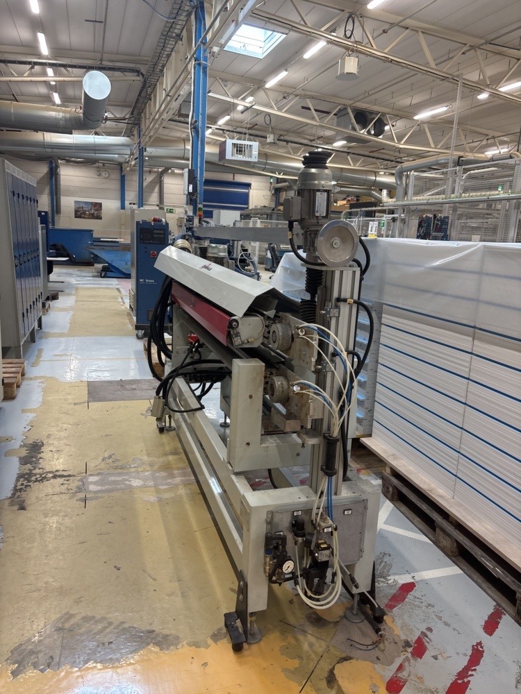 1445110-2 OMMA SPX 1400 motordriven linjärborste för industriell ytbehandling.