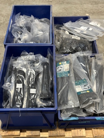 1421733-1 Pallet with Cable Ties & Clips