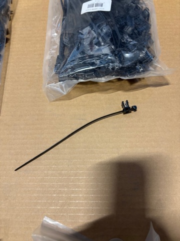 1421733-4 Pallet with Cable Ties & Clips