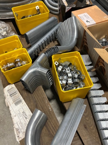 1421737-2 Pallet with cable protection in different sizes