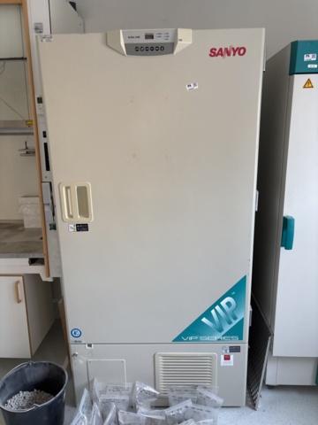 1428569-1 Freezer - SANYO MDF-U73V