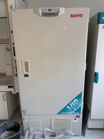 1428569-2 Freezer - SANYO MDF-U73V
