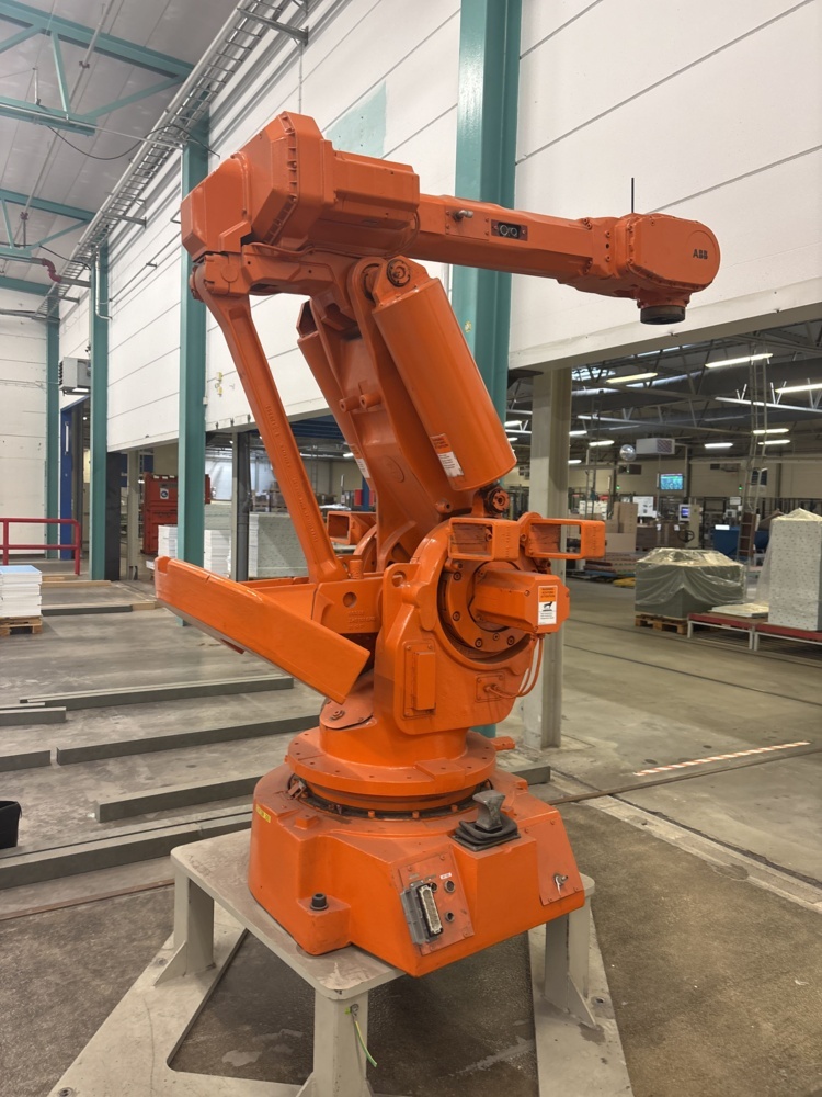1445092-2 Komplett ABB industrirobot inklusive original ABB TU250 R01 B01