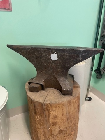 1491518-1 Blacksmith's anvil