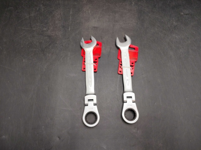 1480205-2 U-ringspärrnycklar, 2 st – TengTools, 18 mm, ledbar ring, spärrfunktion