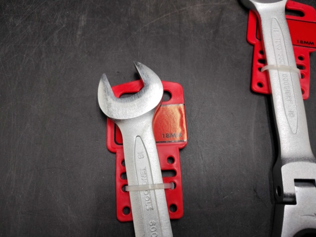 1480205-3 U-ringspärrnycklar, 2 st – TengTools, 18 mm, ledbar ring, spärrfunktion