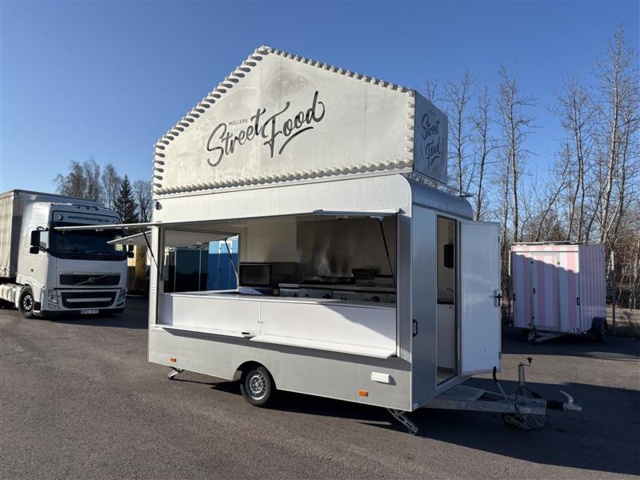1471258-2 Foodtruck / Försäljningsvagn – Street Food
