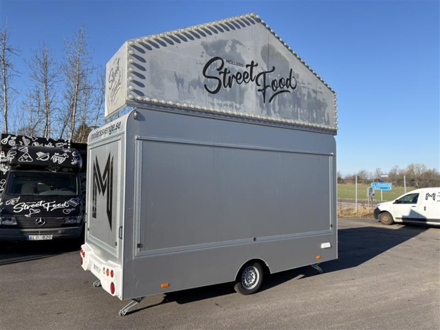 1471258-34 Foodtruck / Försäljningsvagn – Street Food