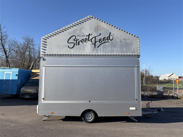 1471258-35 Foodtruck / Försäljningsvagn – Street Food