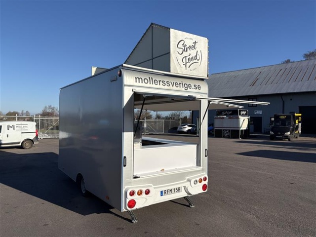 1471258-5 Foodtruck / Försäljningsvagn – Street Food