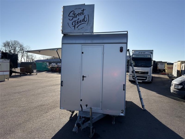 1471258-7 Foodtruck / Försäljningsvagn – Street Food