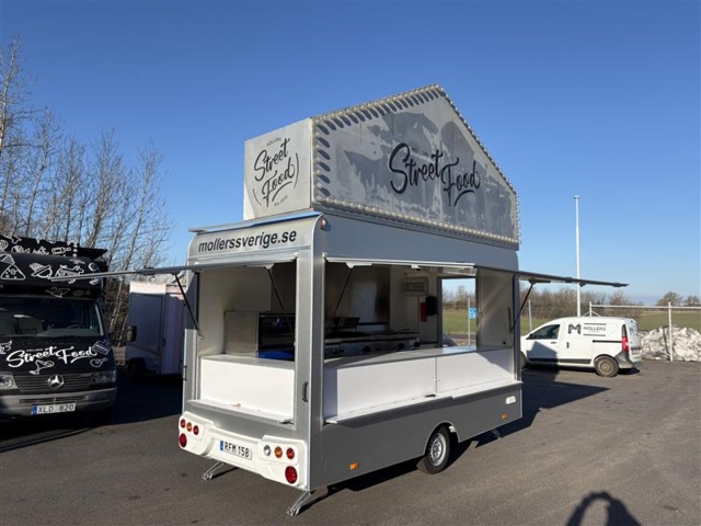1471258-3 Foodtruck / Försäljningsvagn – Street Food