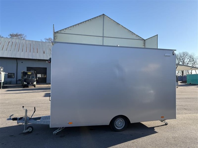 1471258-6 Foodtruck / Försäljningsvagn – Street Food