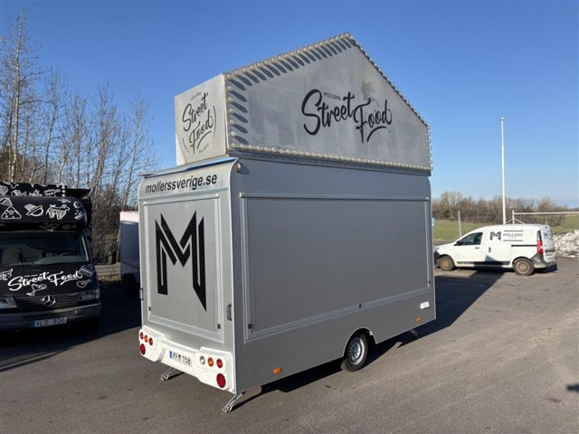 1471258-36 Foodtruck / Försäljningsvagn – Street Food