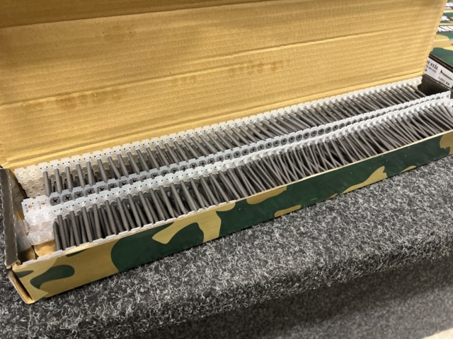 1498948-4 Ca 7500 st Gipsskruv mot stål bandad Grabber 3.8x51mm