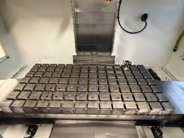 1411423-6 Vertikal fleroperationsmaskin - HAAS VM-3