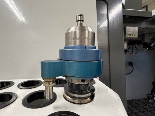 1411423-15 Vertikal fleroperationsmaskin - HAAS VM-3
