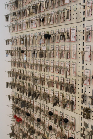 1476283-12 Seven wall shelves with key holders