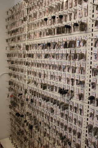 1476283-13 Seven wall shelves with key holders