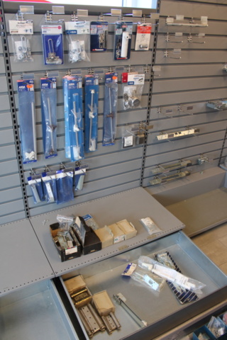 1476286-6 Store stock with lock accessories