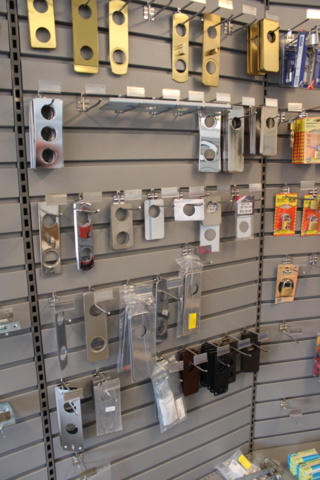 1476286-9 Store stock with lock accessories