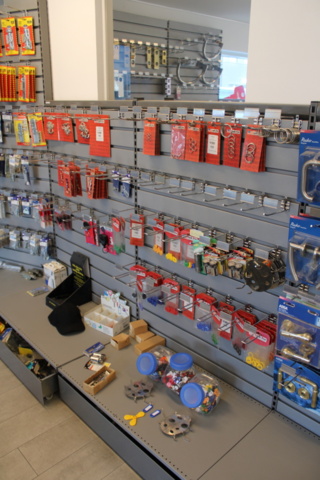 1476286-13 Store stock with lock accessories