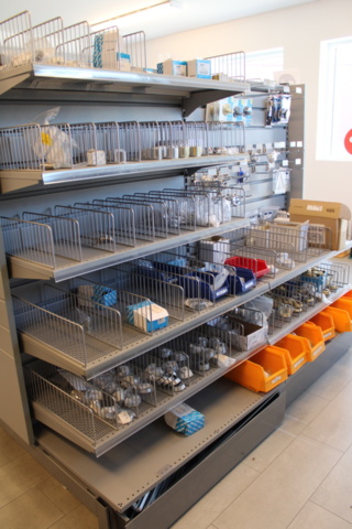 1476286-14 Store stock with lock accessories