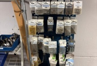 1499314 Butiksställ  x-ponent plåt med Bårebo-artiklar